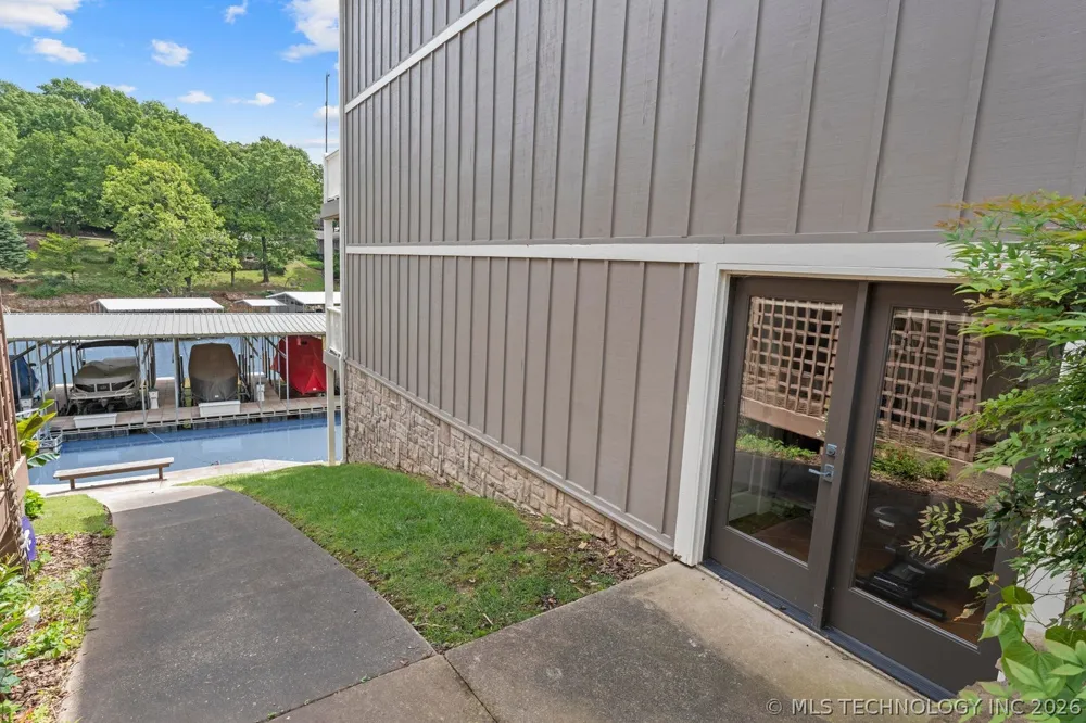 2371 Melody Point Circle Grove, OK 74344