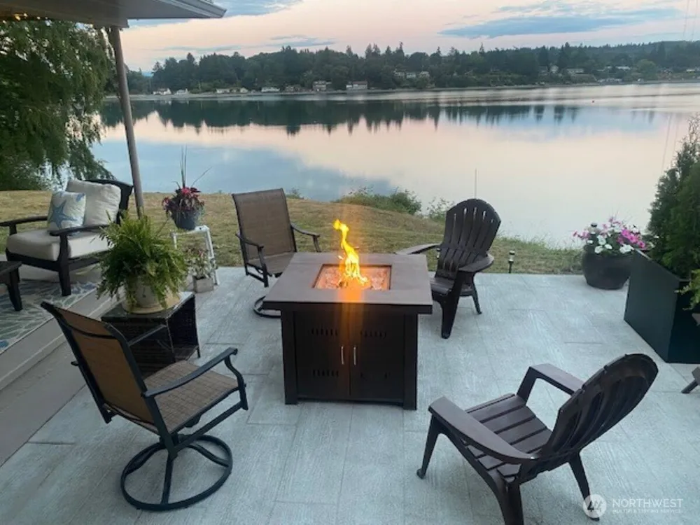 8829 SW Quartermaster Drive Vashon, WA 98070