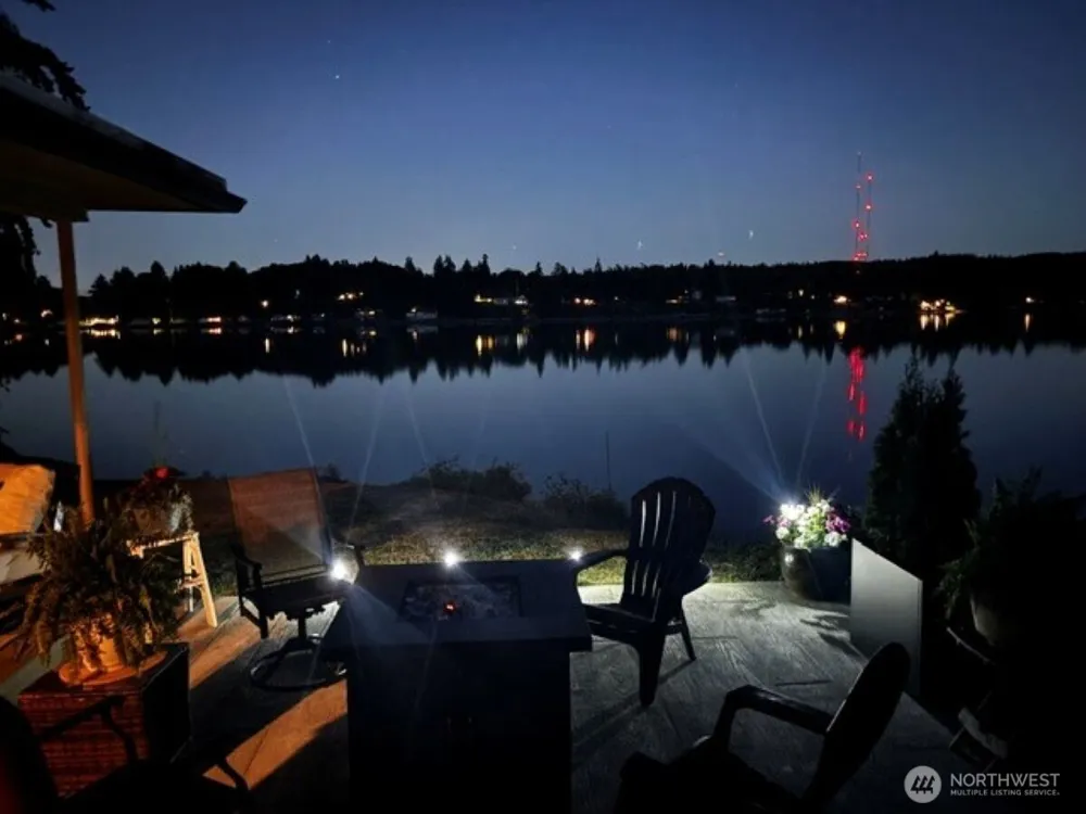 8829 SW Quartermaster Drive Vashon, WA 98070