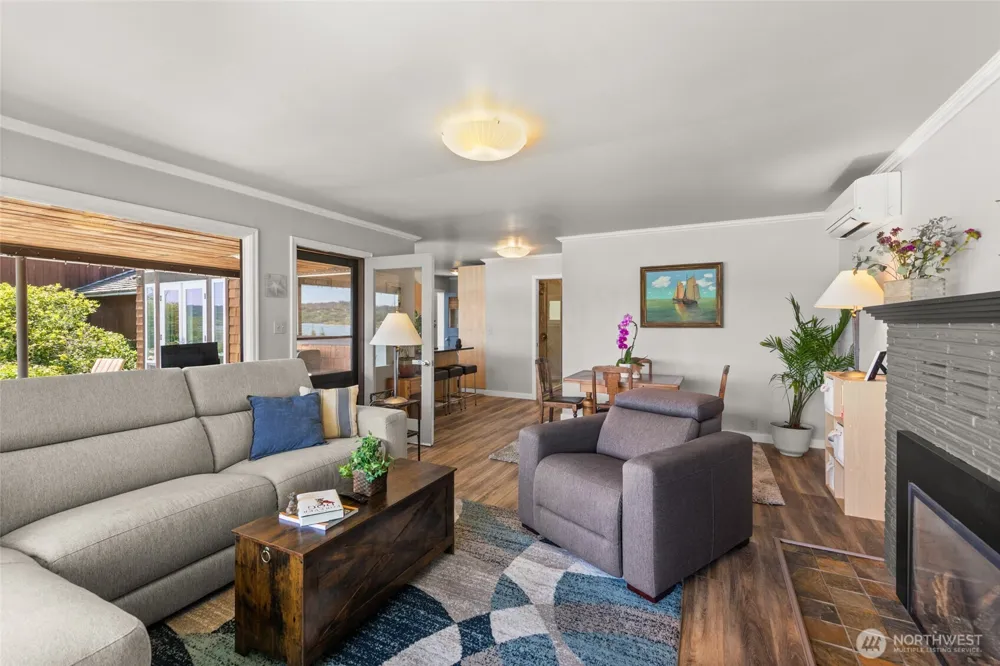 8829 SW Quartermaster Drive Vashon, WA 98070