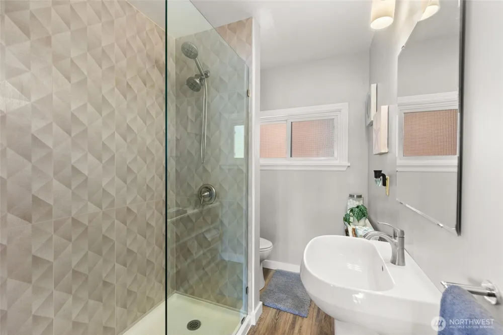 8829 SW Quartermaster Drive Vashon, WA 98070