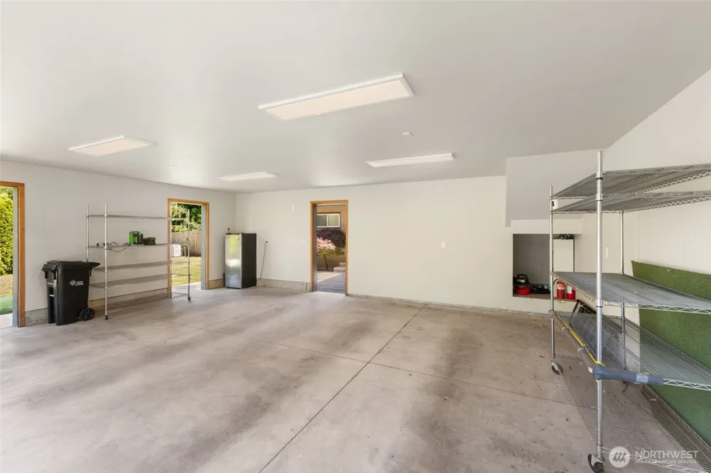 8829 SW Quartermaster Drive Vashon, WA 98070