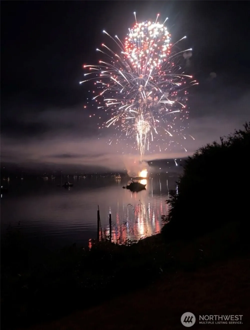 8829 SW Quartermaster Drive Vashon, WA 98070