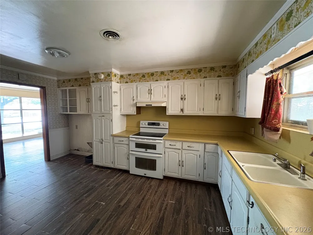 1601 SE Madison Boulevard Bartlesville, OK 74006