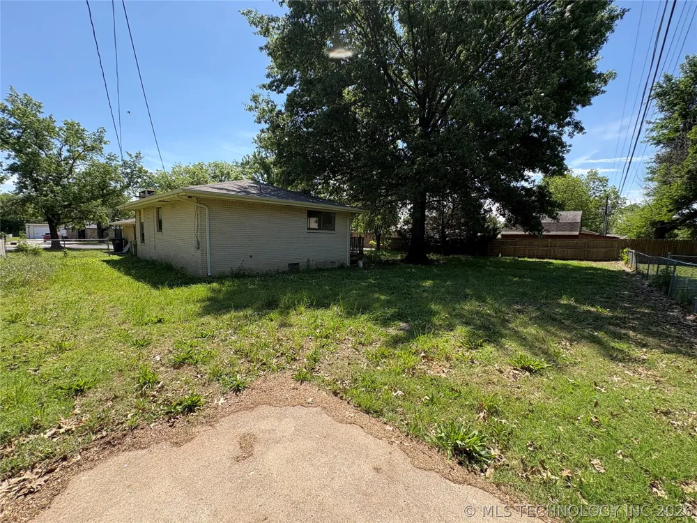 1601 SE Madison Boulevard Bartlesville, OK 74006