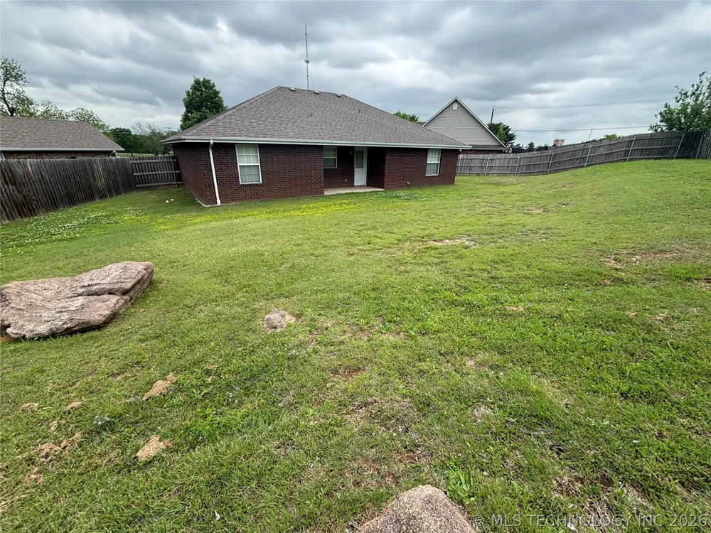 2509 Tanglewood Court Ardmore, OK 73401