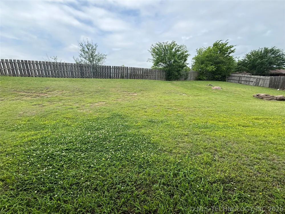 2509 Tanglewood Court Ardmore, OK 73401