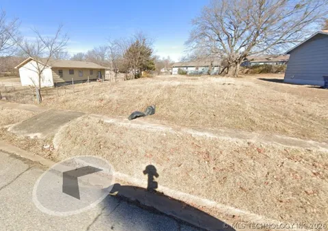 327 W 63rd Place