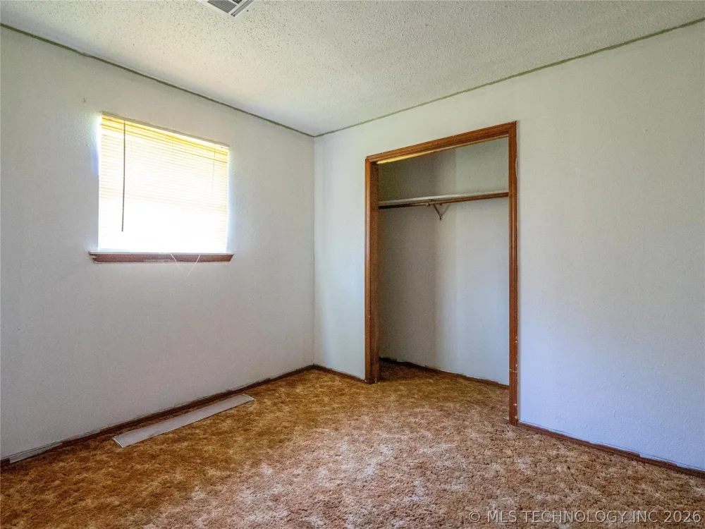 708 S 6th Street Hartshorne, OK 74547