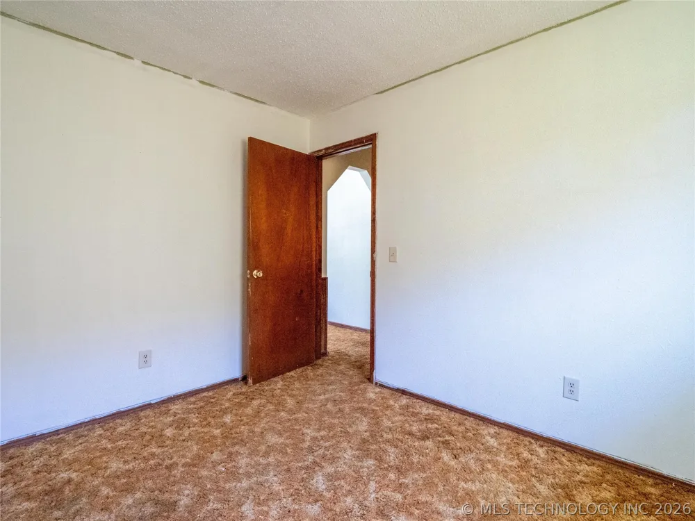 708 S 6th Street Hartshorne, OK 74547