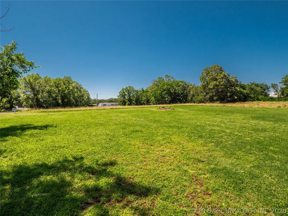 708 S 6th Street Hartshorne, OK 74547