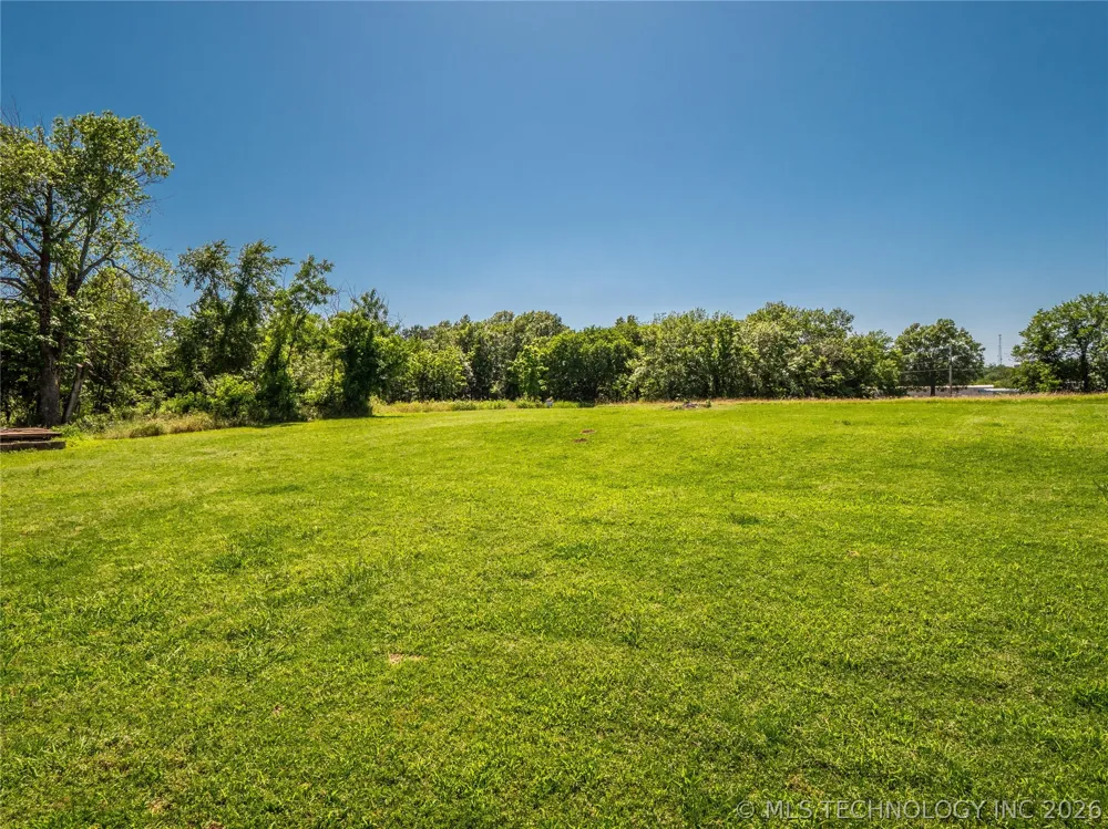 708 S 6th Street Hartshorne, OK 74547