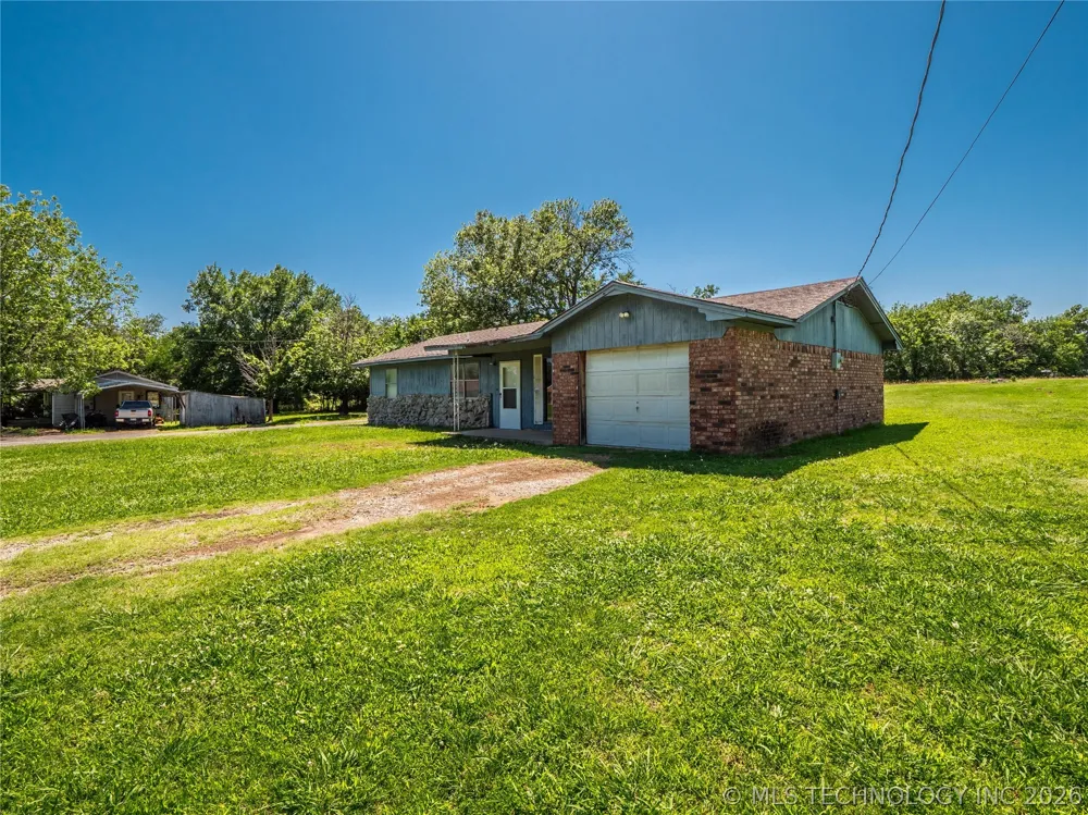 708 S 6th Street Hartshorne, OK 74547