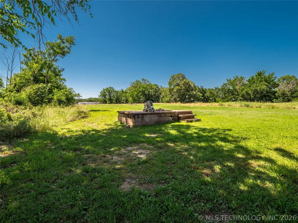 708 S 6th Street Hartshorne, OK 74547