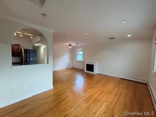 23 W Alhambra Avenue Lindenhurst, NY 11757