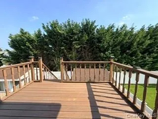23 W Alhambra Avenue Lindenhurst, NY 11757