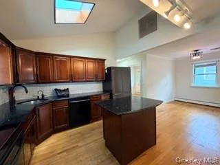 23 W Alhambra Avenue Lindenhurst, NY 11757