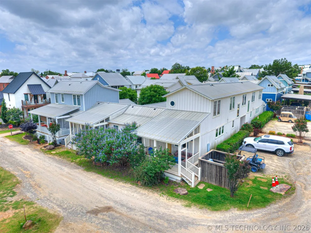 29 Boardwalk Street #D Carlton Landing, OK 74432