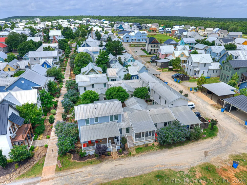 29 Boardwalk Street #D Carlton Landing, OK 74432
