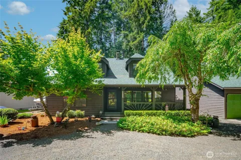 211 E Aycliffe Drive