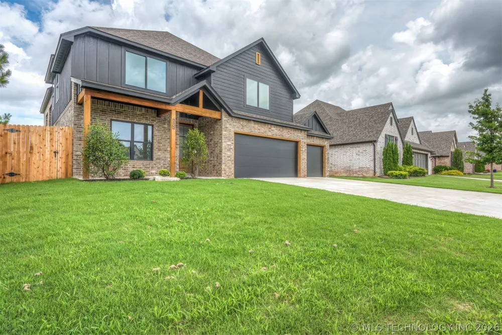 2402 E Northampton Street Broken Arrow, OK 74014