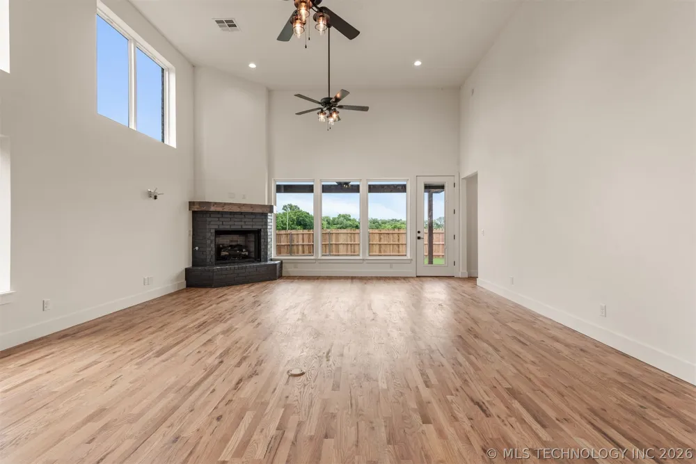 2402 E Northampton Street Broken Arrow, OK 74014