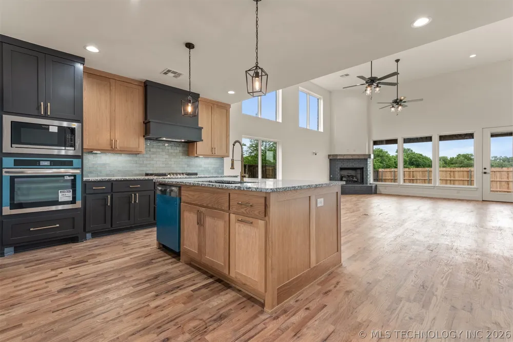 2402 E Northampton Street Broken Arrow, OK 74014