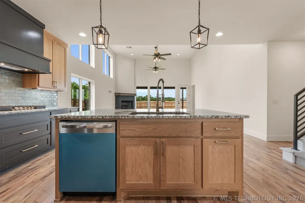 2402 E Northampton Street Broken Arrow, OK 74014