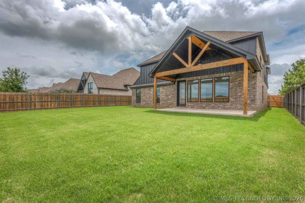 2402 E Northampton Street Broken Arrow, OK 74014