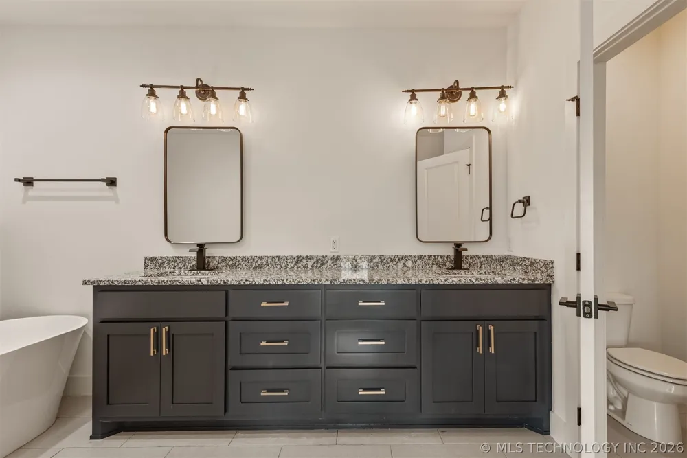 2402 E Northampton Street Broken Arrow, OK 74014
