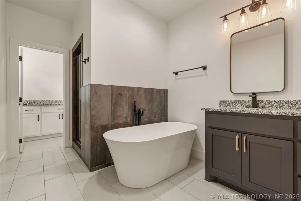2402 E Northampton Street Broken Arrow, OK 74014