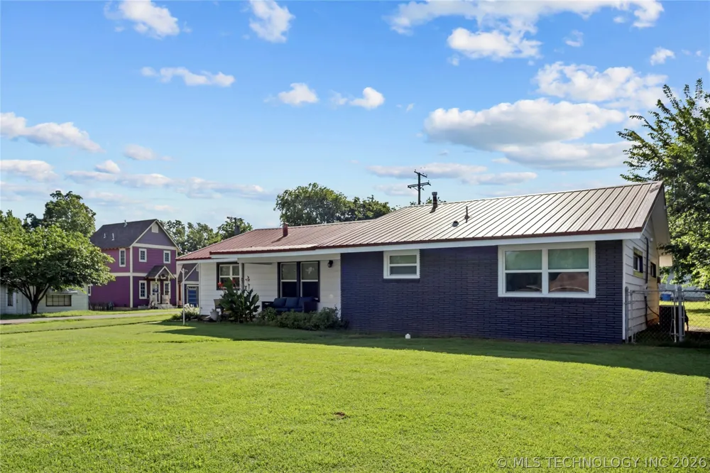 604 SW 3rd Street Checotah, OK 74426