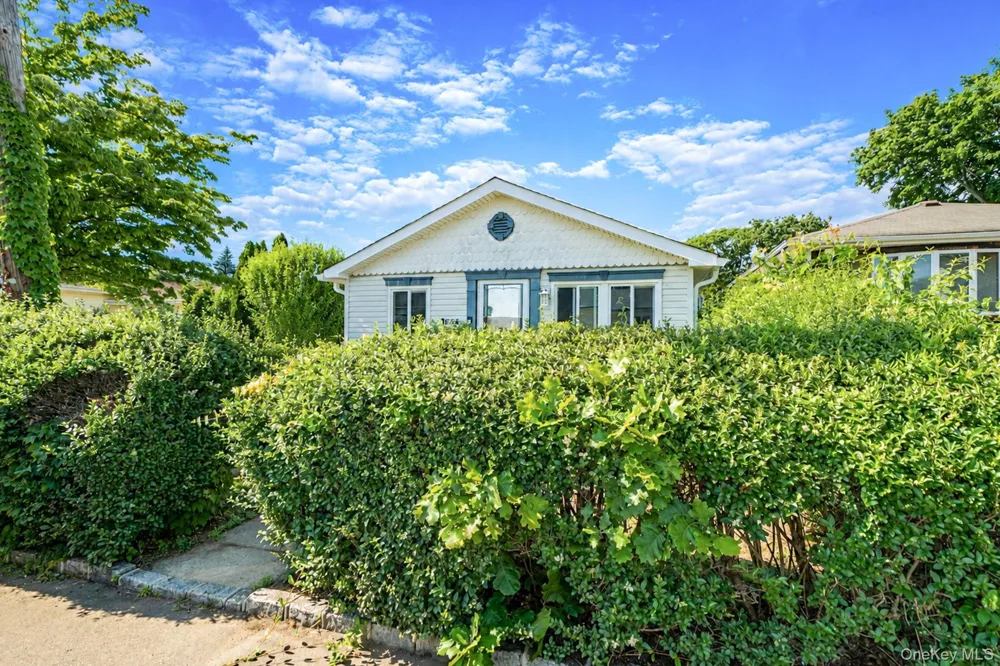 535 Outlook Avenue West Babylon, NY 11704