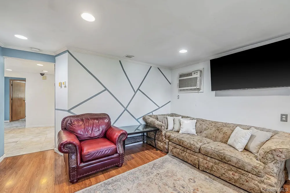 535 Outlook Avenue West Babylon, NY 11704