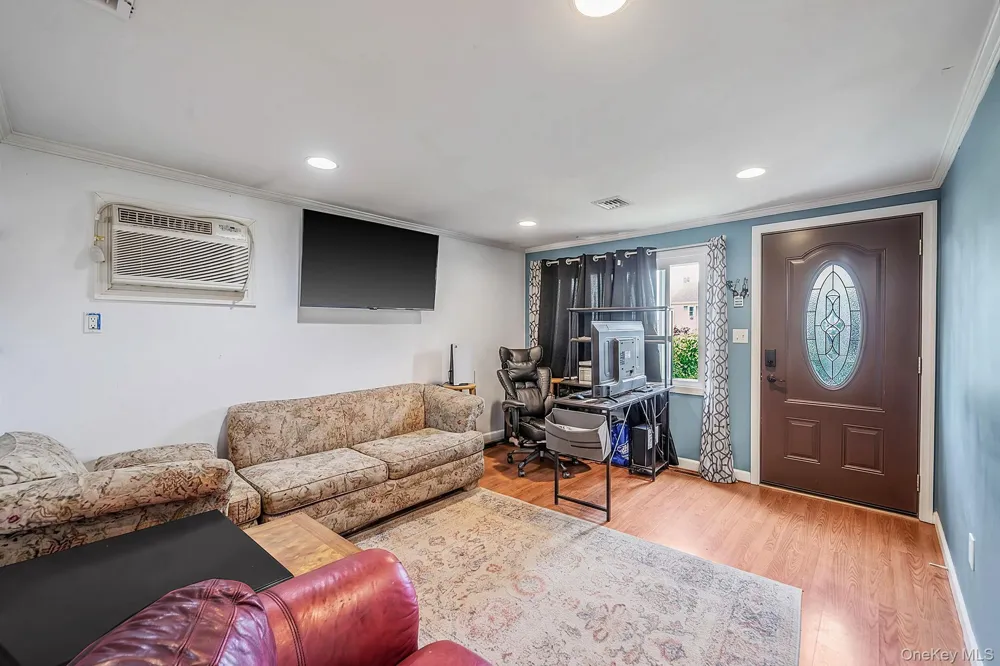 535 Outlook Avenue West Babylon, NY 11704