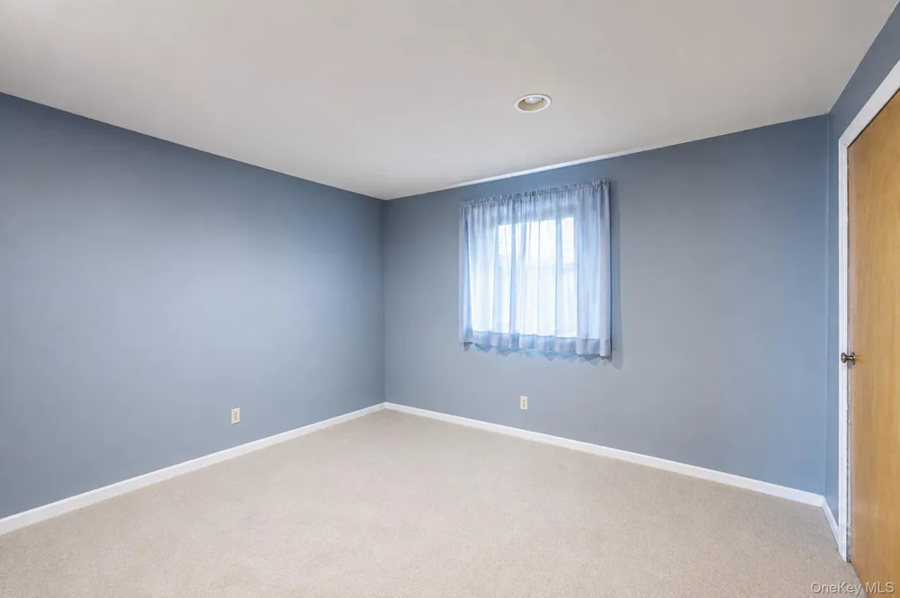 535 Outlook Avenue West Babylon, NY 11704