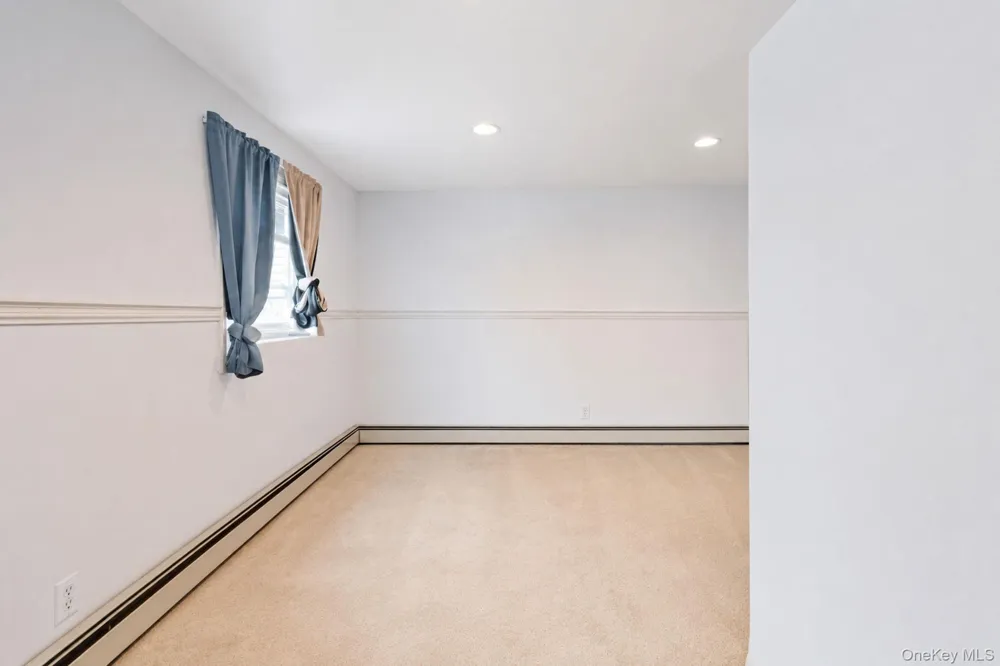 535 Outlook Avenue West Babylon, NY 11704