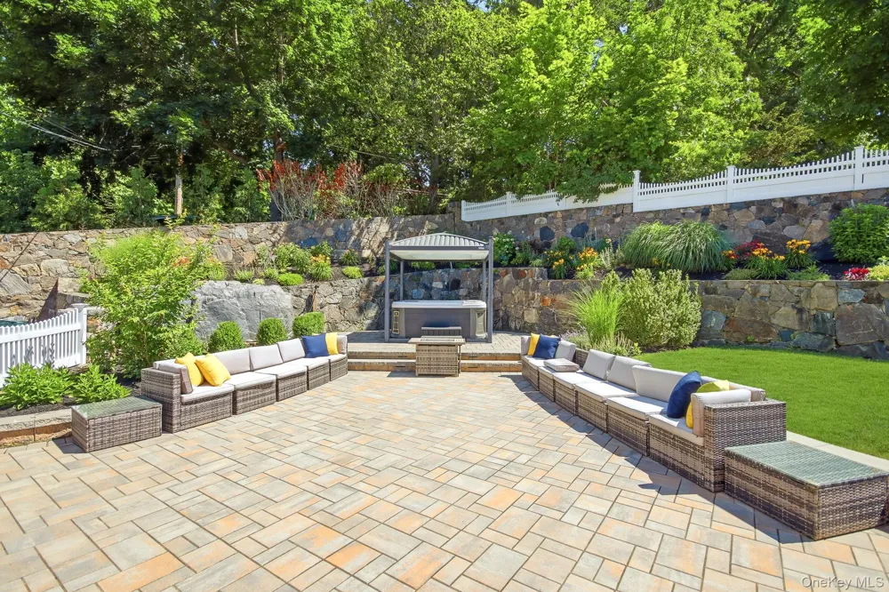 104 Mountain View Road Cortlandt Manor, NY 10567