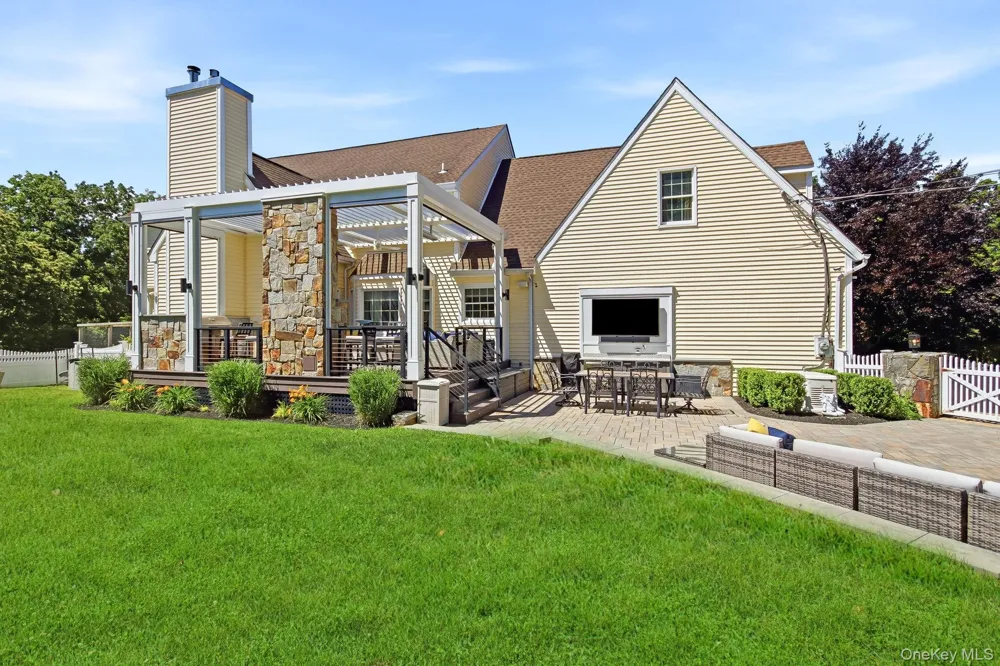 104 Mountain View Road Cortlandt Manor, NY 10567
