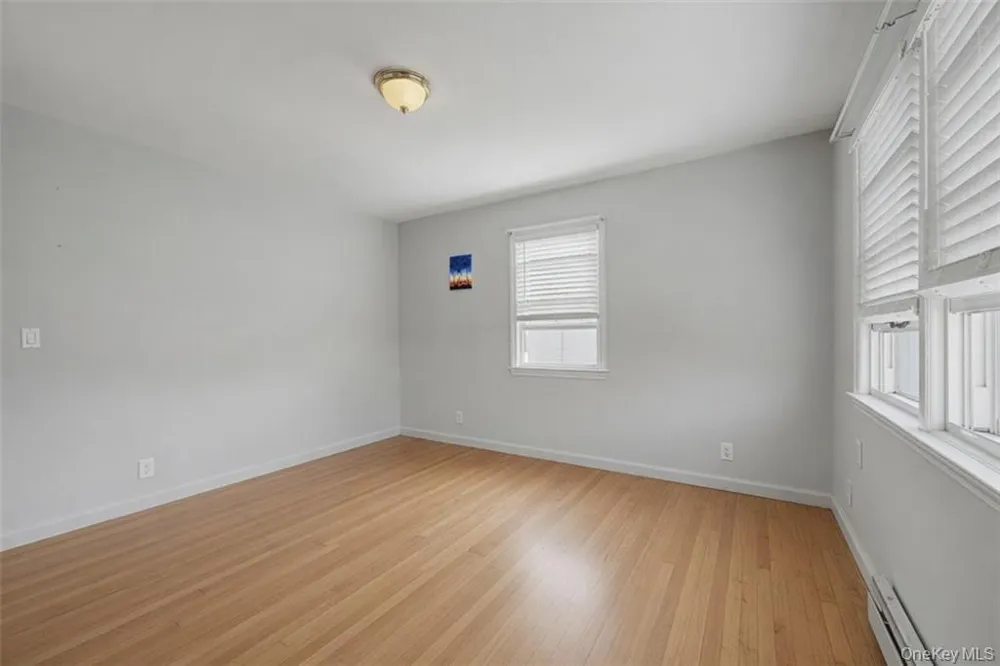 465 Washington Place Mineola, NY 11501