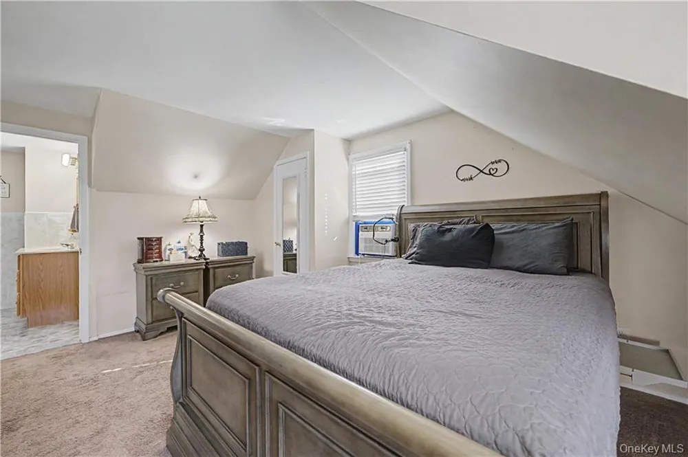 465 Washington Place Mineola, NY 11501