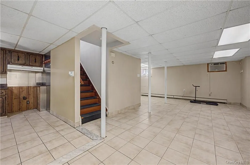 465 Washington Place Mineola, NY 11501