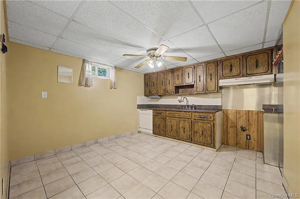 465 Washington Place Mineola, NY 11501