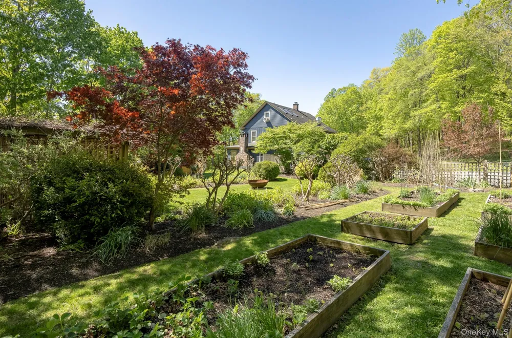 6 Autumn Lane Amenia, NY 12501