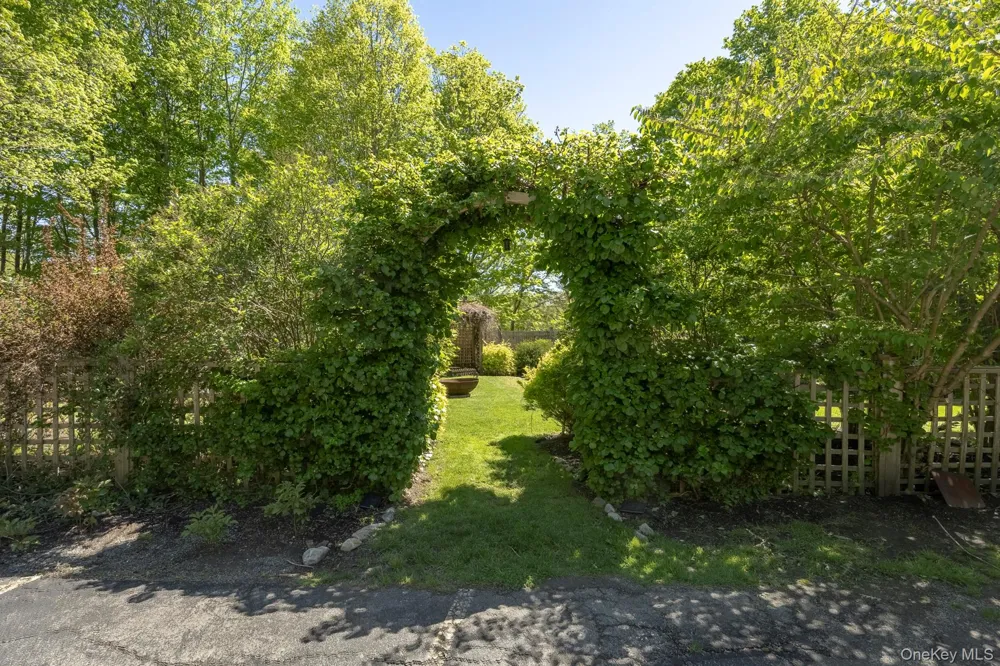 6 Autumn Lane Amenia, NY 12501