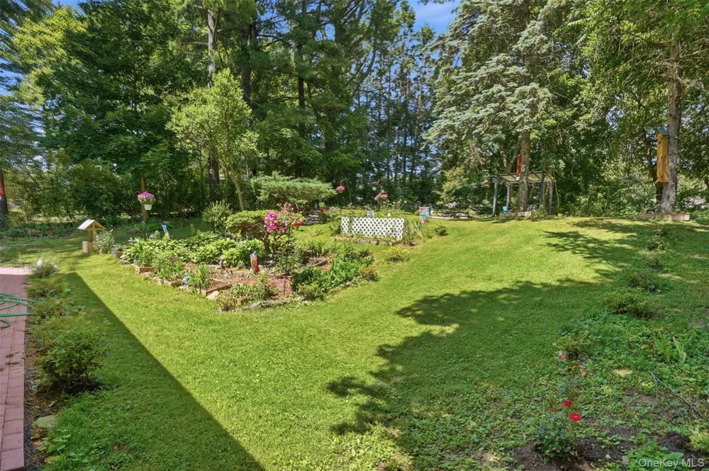 23 Dupay Road Pleasant Valley, NY 12569
