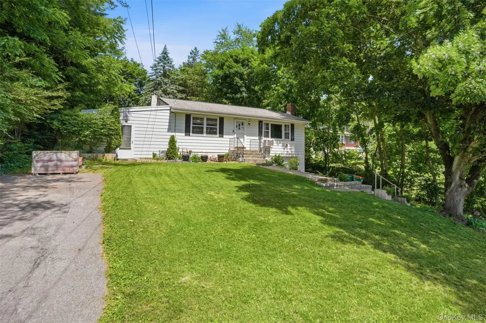 23 Dupay Road Pleasant Valley, NY 12569