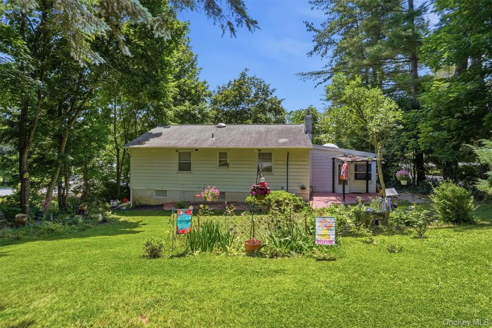 23 Dupay Road Pleasant Valley, NY 12569