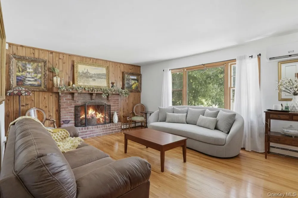 23 Dupay Road Pleasant Valley, NY 12569