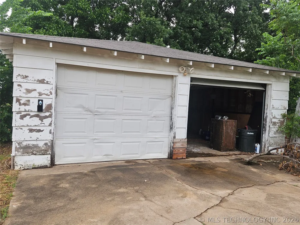 124 E 2nd Stroud, OK 74079